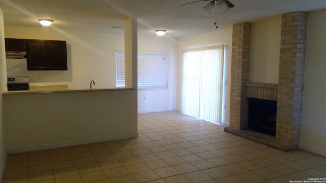9483 BOWEN DR, San Antonio, TX 78250