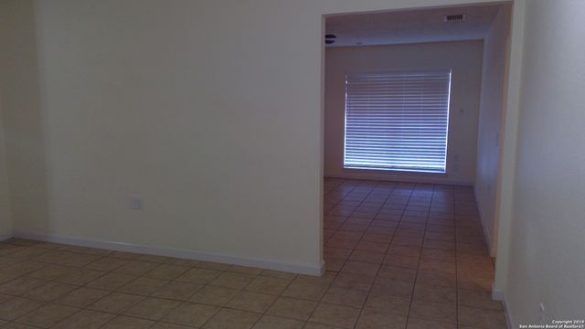 9483 BOWEN DR, San Antonio, TX 78250