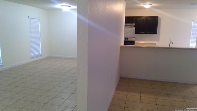 9483 BOWEN DR, San Antonio, TX 78250