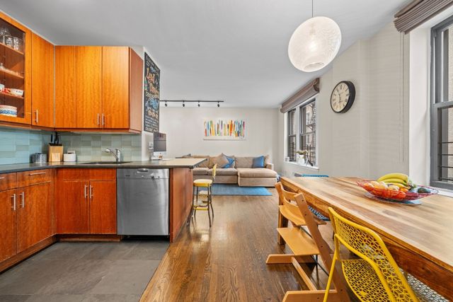 315 W 99th St Apt 5D, New York City, NY 10025