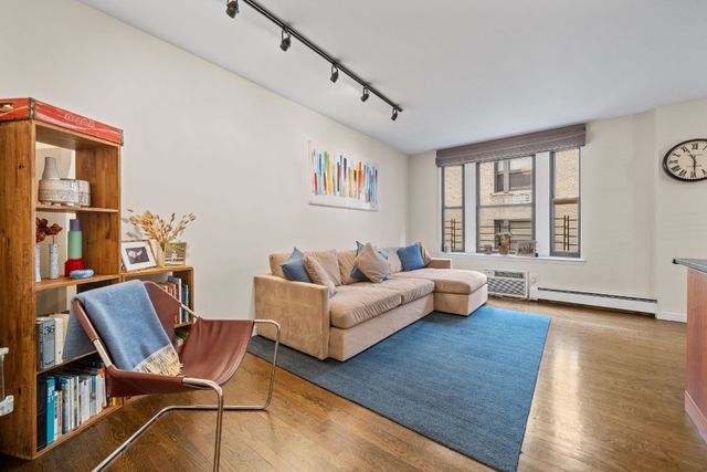 315 W 99th St Apt 5D, New York City, NY 10025