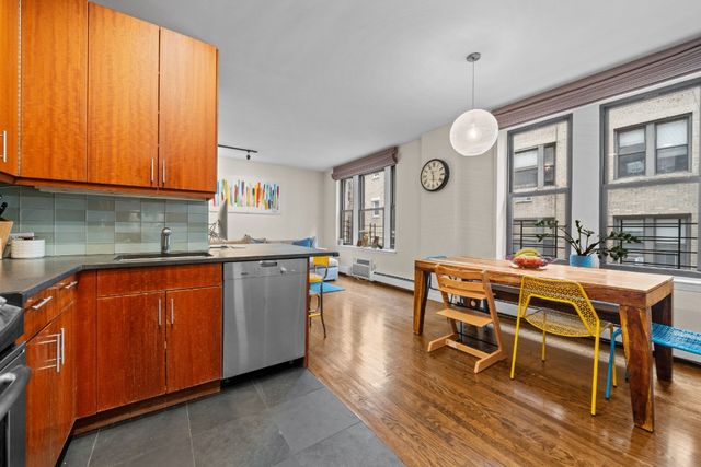 315 W 99th St Apt 5D, New York City, NY 10025
