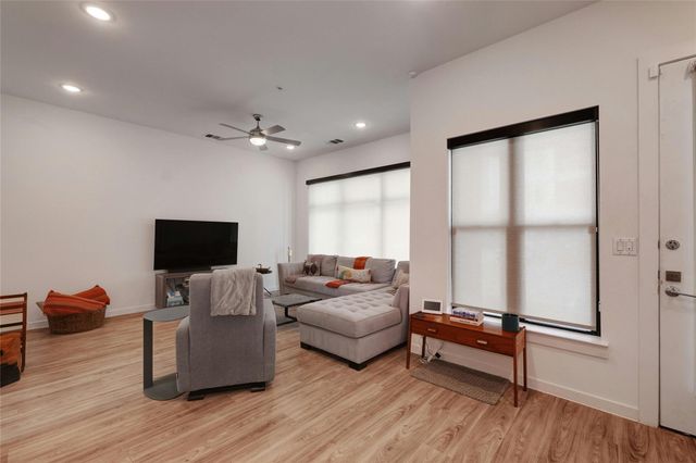 4901 Springdale. RD 102, Austin, TX 78723