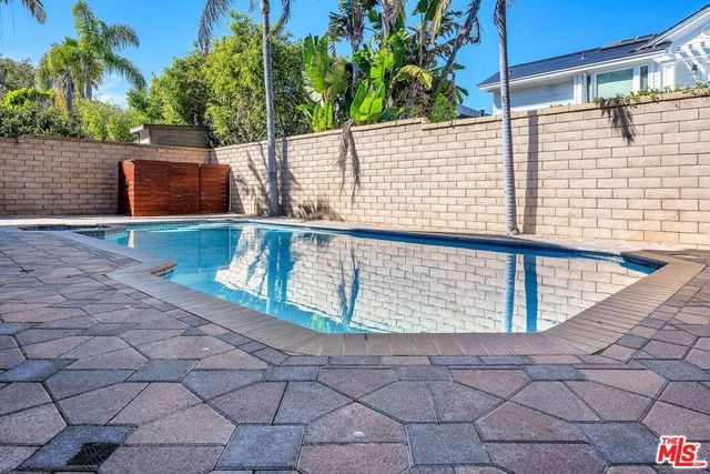 7513 W 83rd Street, Playa Del Rey, CA 90293