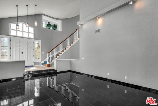 7513 W 83rd Street, Playa Del Rey, CA 90293