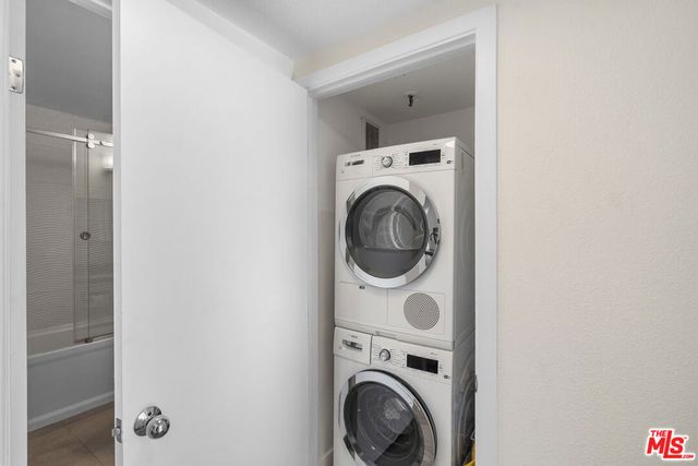 600 W 9th Street 1214, Los Angeles, CA 90015