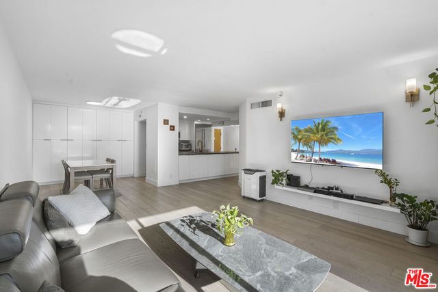 600 W 9th Street 1214, Los Angeles, CA 90015