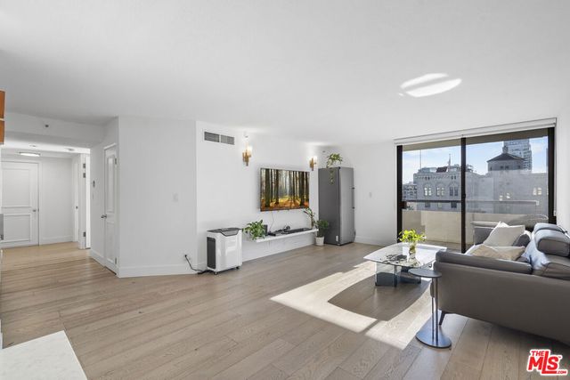 600 W 9th Street 1214, Los Angeles, CA 90015