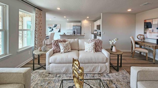 107 Oakwood Dr., Hattiesburg, MS 39402