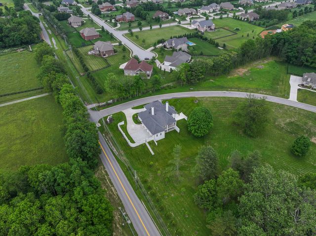 100 Lafontaine Court, Nicholasville, KY 40356