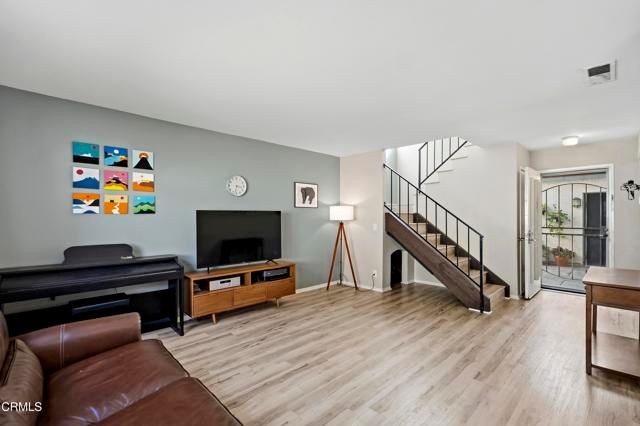 813 E Ponderosa Drive, Azusa, CA 91702