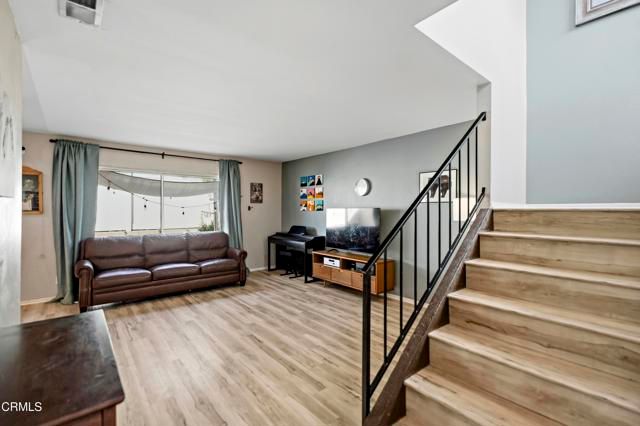 813 E Ponderosa Drive, Azusa, CA 91702