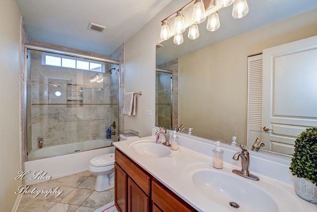 533 Nunda Trail, Crystal Lake, IL 60012