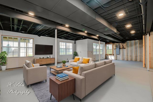 533 Nunda Trail, Crystal Lake, IL 60012