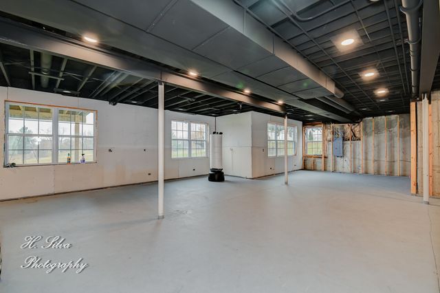 533 Nunda Trail, Crystal Lake, IL 60012