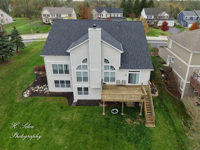 533 Nunda Trail, Crystal Lake, IL 60012