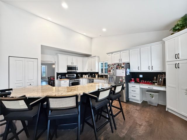 533 Nunda Trail, Crystal Lake, IL 60012