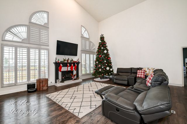 533 Nunda Trail, Crystal Lake, IL 60012