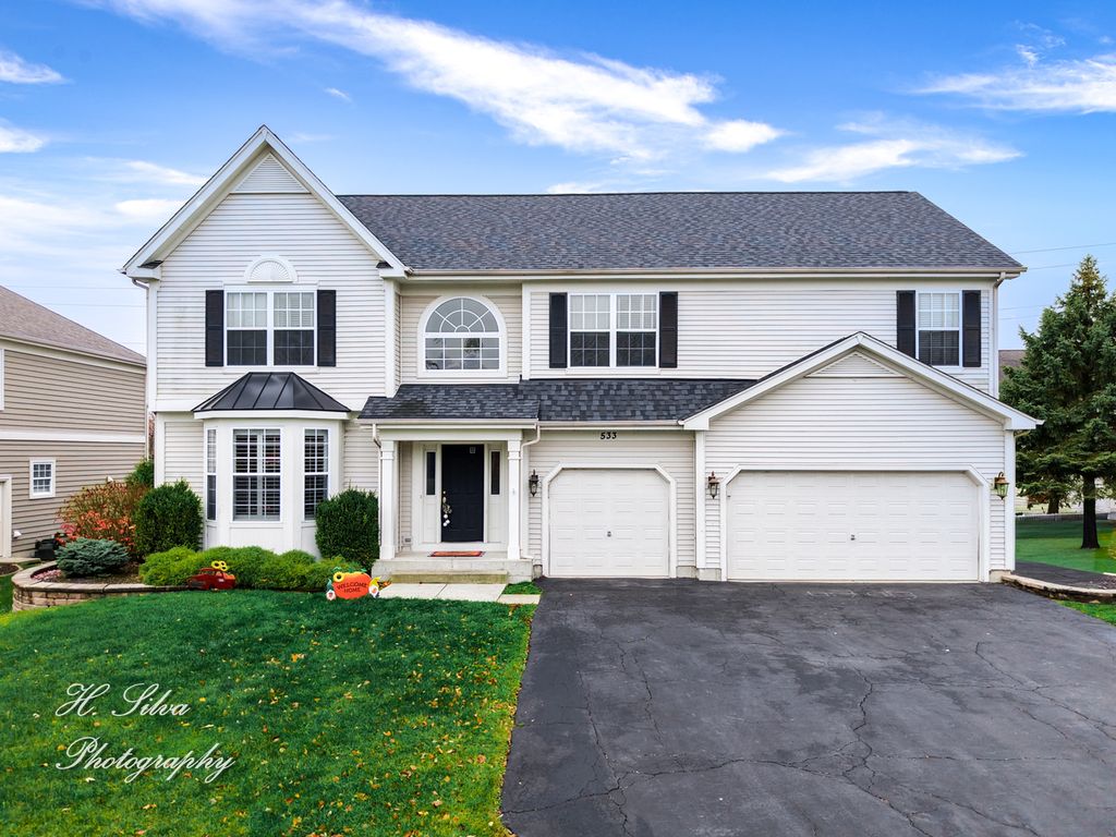 533 Nunda Trail, Crystal Lake, IL 60012