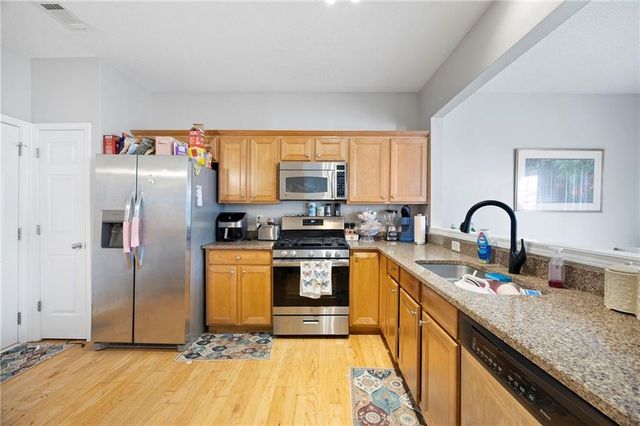 212 Regent Square, Woodstock, GA 30188