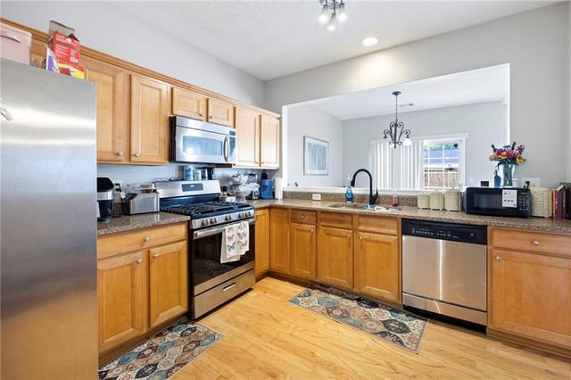 212 Regent Square, Woodstock, GA 30188