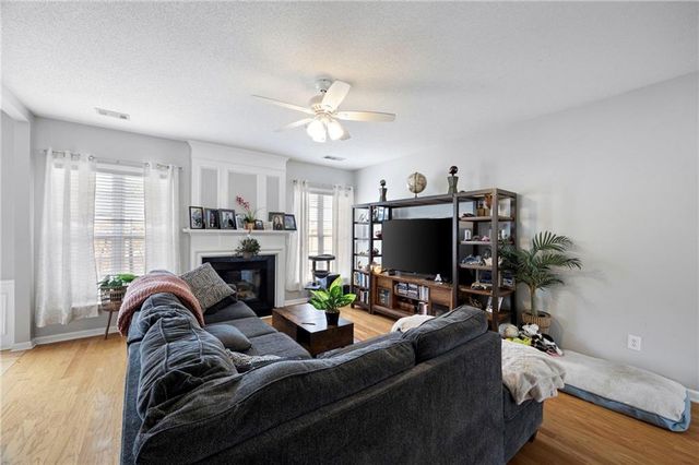 212 Regent Square, Woodstock, GA 30188