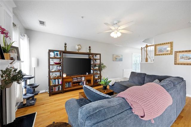 212 Regent Square, Woodstock, GA 30188