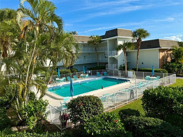 200 Greytwig Road 212, Vero Beach, FL 32963