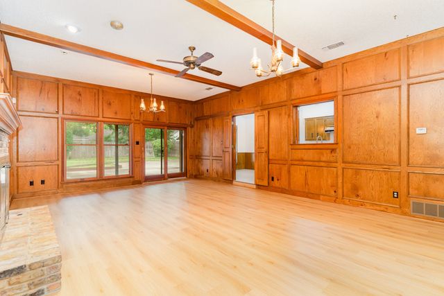 3004 Glasgow Drive, Arlington, TX 76015