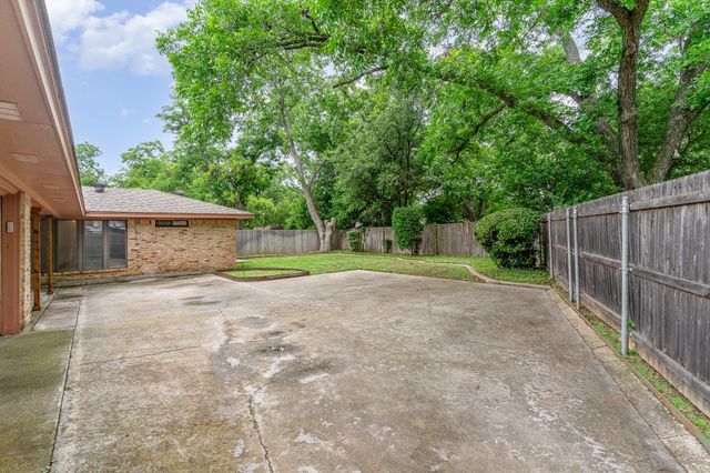 3004 Glasgow Drive, Arlington, TX 76015