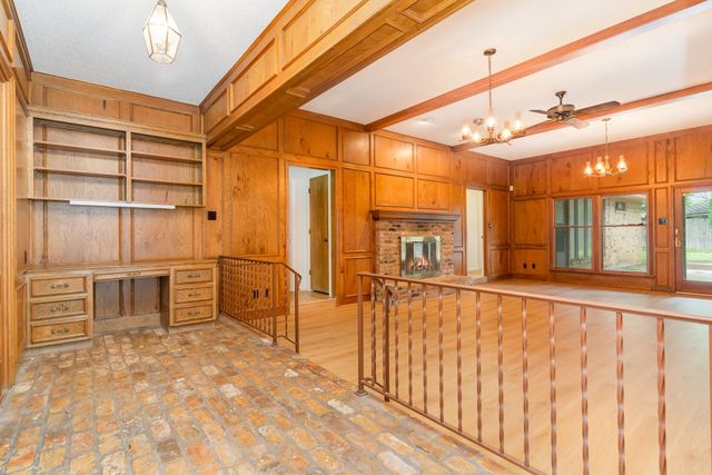 3004 Glasgow Drive, Arlington, TX 76015