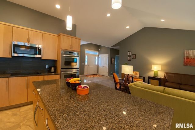 3910 W Anchor Drive, Peoria, IL 61615