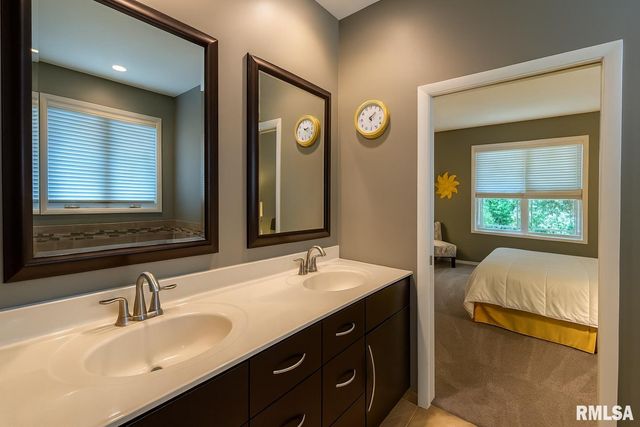 3910 W Anchor Drive, Peoria, IL 61615