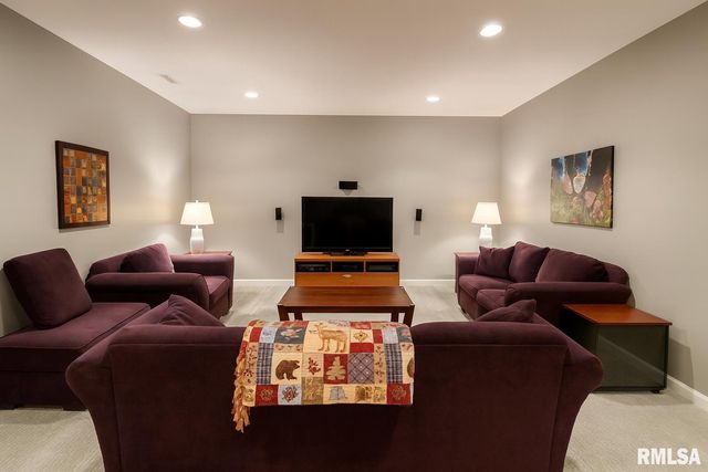 3910 W Anchor Drive, Peoria, IL 61615