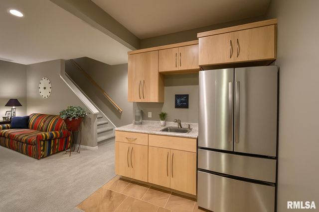 3910 W Anchor Drive, Peoria, IL 61615