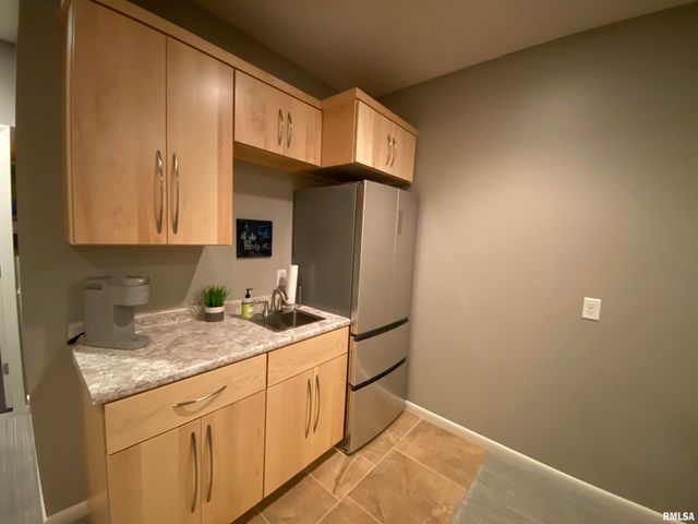 3910 W Anchor Drive, Peoria, IL 61615