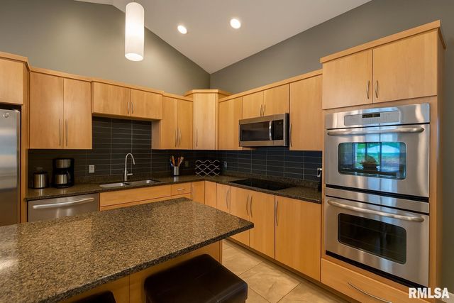 3910 W Anchor Drive, Peoria, IL 61615