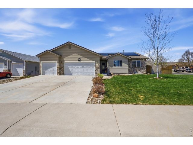 338 Hawthorne Ave, Johnstown, CO 80534