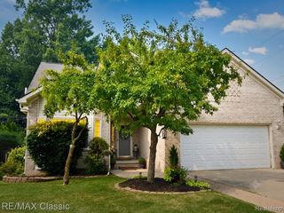 1596 Alsdorf Avenue, Rochester Hills, MI 48309