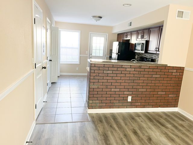 2284 McCormick Ln Apt A, Clarksville, TN 37040