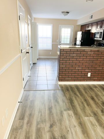 2284 McCormick Ln Apt A, Clarksville, TN 37040