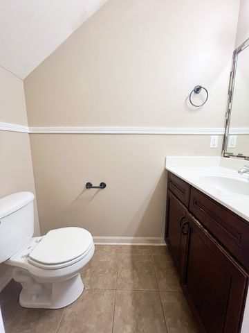 2284 McCormick Ln Apt A, Clarksville, TN 37040