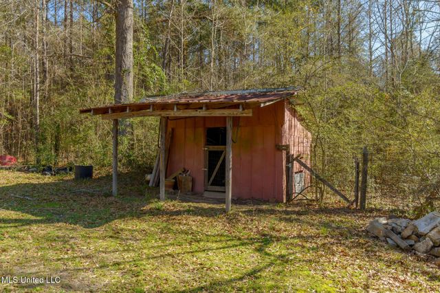 150 Pine Tree Road, Magee, MS 39111