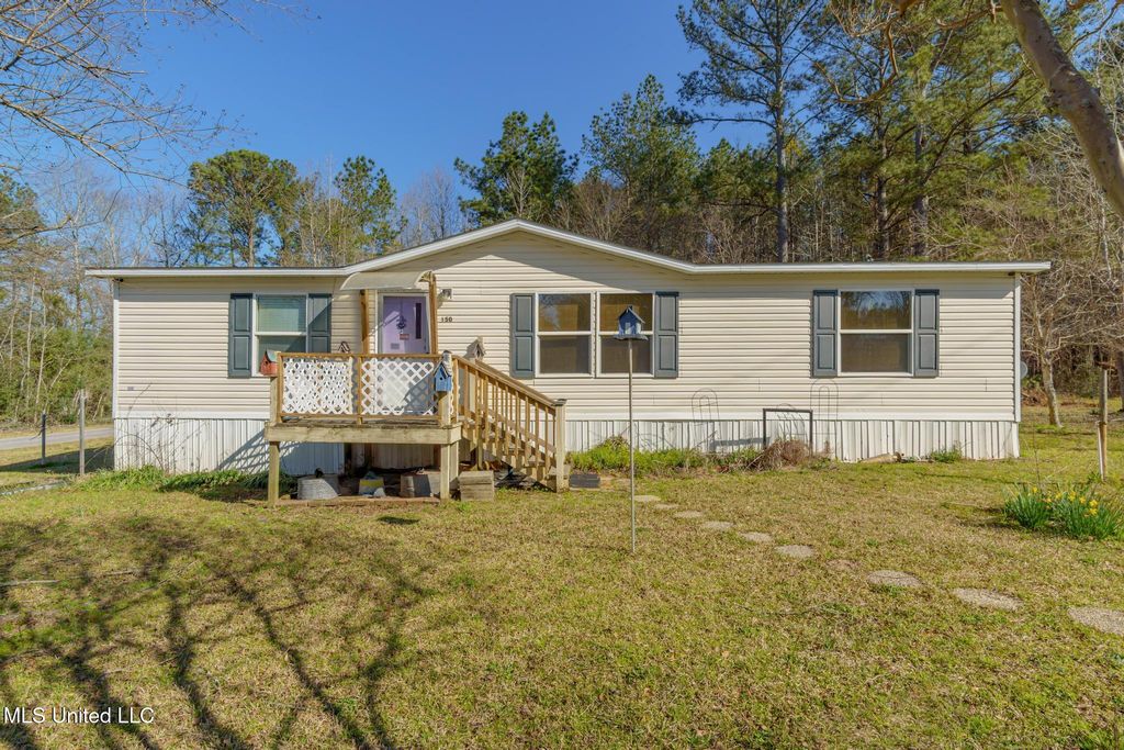 150 Pine Tree Road, Magee, MS 39111