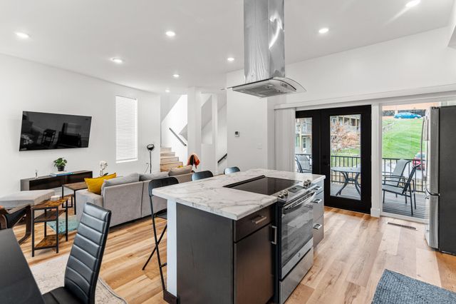 3 FYFER PL, Columbia, MO 65201