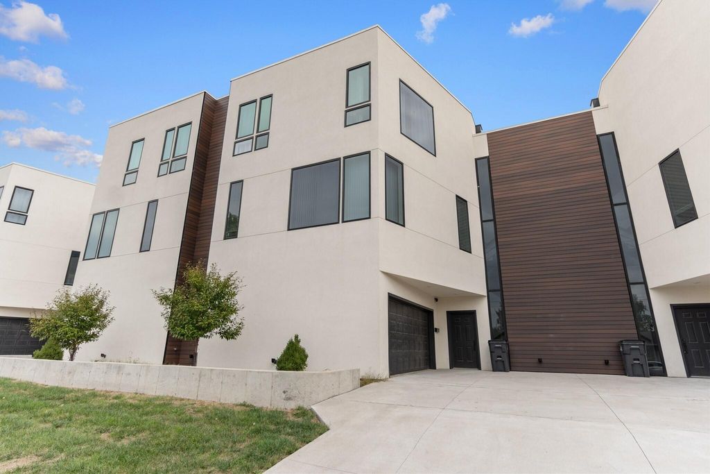 3 FYFER PL, Columbia, MO 65201