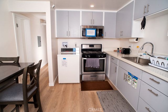 1134 W 39th, Los Angeles, CA 90037
