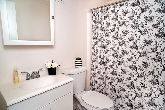 1134 W 39th, Los Angeles, CA 90037