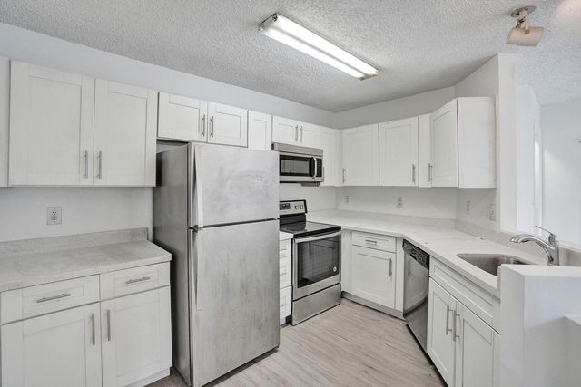 4015 W McNab Road D204, Pompano Beach, FL 33069