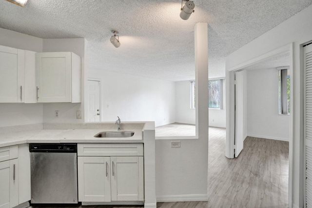 4015 W McNab Road D204, Pompano Beach, FL 33069